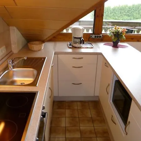 Eifel-ferienwohnungen-fuhrmann-haus-brunnenstrasse-wohnung-traumblick * Oberscheidweiler